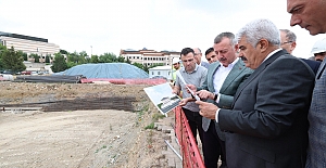 Büyükakın, KOÜ Camii ve Otopark İnşaatını İnceledi