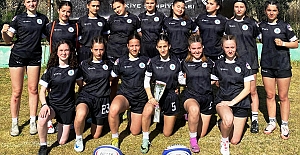 Körfezli U18 Ragbici Kızlar Finallere Kaldılar