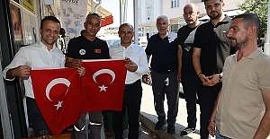 Al Bayraklar Körfez#039;de Dalgalandı