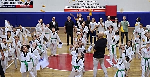 Gölcük Belediyesi Taekwando Sporcuları Kuşak Atladı