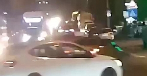 İŞLEK CADDEDE TRAFİĞİ TEHLİKEYE...