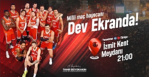Milli Maç Kent Meydanı’nda Dev Ekranda