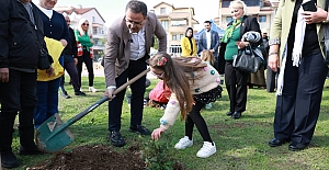 Bir Fidan Güzel Gelecek