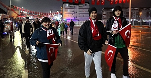Büyükşehir’den Milli Maça Binlerce Bayrakla Destek
