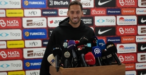 HAKAN ÇALHANOĞLU: quot;AVERAJ İÇİN...