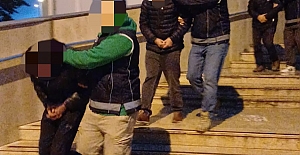 KAÇAK GÖÇMENLERİ TAŞIYAN ORGANİZATÖRLER YAKALANDI: 3 TUTUKLAMA