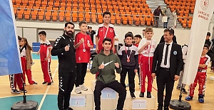Körfezli Kick Boksçular Darıca’da Madalya Kürsüsünden İnmediler