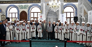 Vali Aktaş, Hafızlık İcazet Merasimine Katıldı
