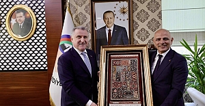 Başkan Söğüt’ten Bakan Bak’a Hereke Halısı