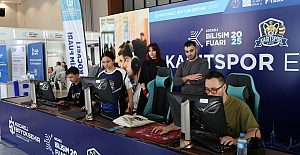 Bilişim Fuarı Stantlarına 7’den 70’e Yoğun İlgi