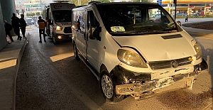 İKİ ARACIN ÇARPIŞTIĞI KAZADA 4...