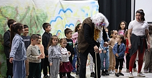 Kartepe Belediyesinden Tiyatro Ziyafeti