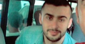 Otomobilinde Defalarca Bıçaklanmıştı,...