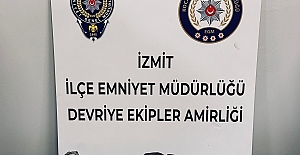 POLİSİN ŞÜPHE ÜZERİNE DURDURDUĞU ŞAHISLARIN ÜZERİNDEN UYUŞTURUCU ÇIKTI