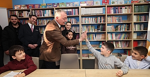 Başkan Büyükakın: Laf Uçar,...