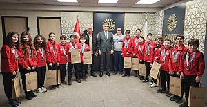 Başkan Sezer Gölcük Belediyesporlu...