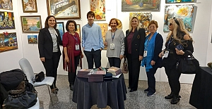 Derinceli Genç Yazar İstanbula’da Kitaplarını İmzaladı