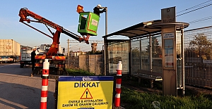 DURAKLARA GÜNEŞ ENERJİLİ AYDINLATMA ÇÖZÜMÜ