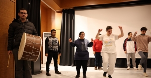 Engelleri Engelleri Aşan Adımlar Sahneye Taşınıyor