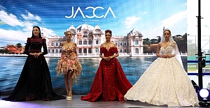 Evlilik Fuarı'nda Gelinlik Defilesi Büyüledi