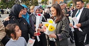 Gölcük’te 5 Aralık Dünya Kadın Hakları Günü Kutlandı