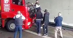 TEM'DE KORKUNÇ KAZA: KENDİ KULLANDIĞI TIRIN ALTINDA CAN VERDİ