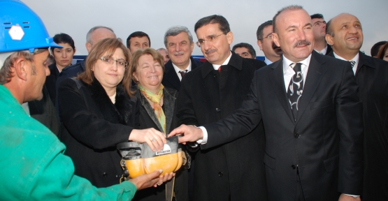 Türkiye'nin en büyük Kadın Yaşam Merkezi'nin temeli atıldı