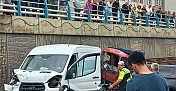 D-100'DE 7 ARAÇ KAZAYA KARIŞTI: FİLM SEYREDER GİBİ OLAN BİTENİ İZLEDİLER