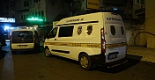 YOL KENARINDA BIÇAKLANMIŞ HALDE BULUNAN ŞAHIS HAYATINI KAYBETTİ