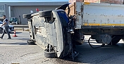 TIRA ARKADAN ÇARPAN OTOMOBİL KULLANILAMAZ HALE GELDİ