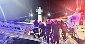BALIK TUTARKEN KAYALIKLARDAN DENİZE DÜŞEN GENÇ YARALANDI