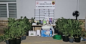 EVİNİ UYUŞTURUCU SERASINA ÇEVİRDİ