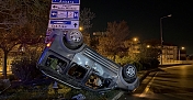 TİCARİ ARAÇ TAKLA ATTI: 6 YARALI