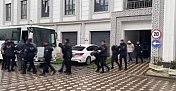 KOCAELİ MERKEZLİ FUHUŞ OPERASYONUNDA 12 KİŞİ GÖZALTINA ALINDI, 14 KADIN KURTARILDI