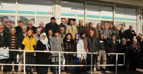 Yüz kişilik Doğum günü kutlaması
